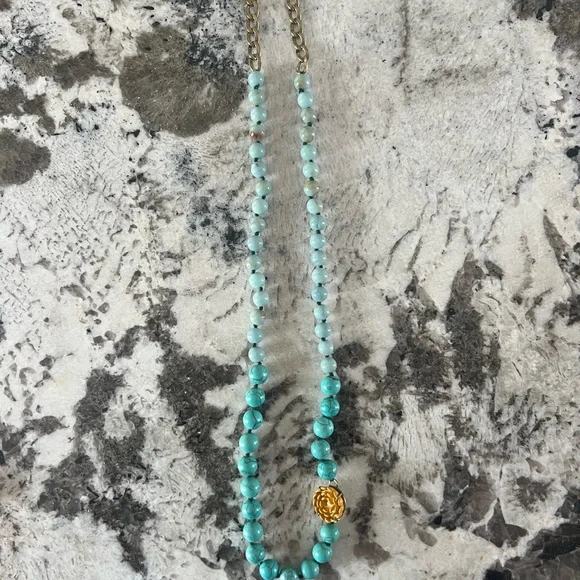 Fossil turquoise beaded pendant neckalace with rose - Picture 3 of 3